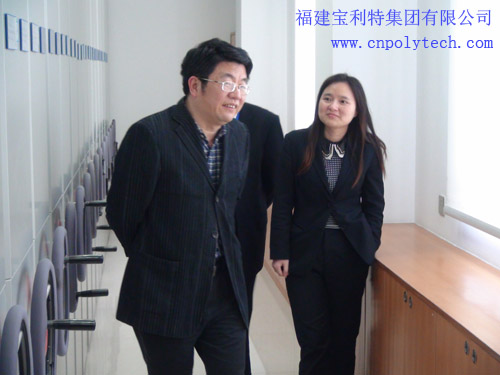 福州市質(zhì)量技術(shù)監(jiān)督局黨組書記、局長劉先義一行訪問檔案室