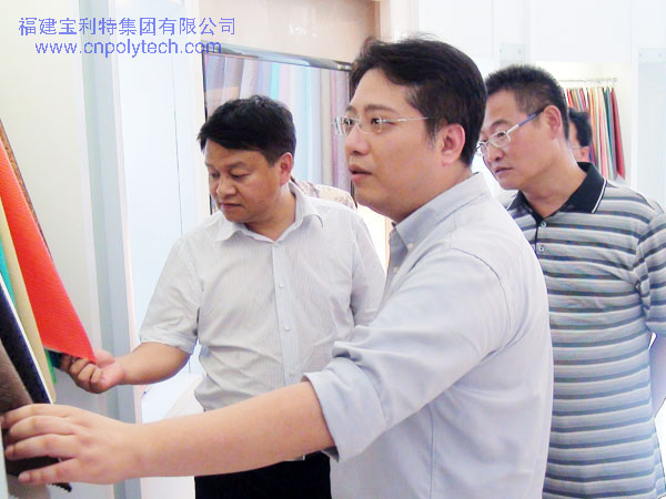 甕安縣長(zhǎng)尹德俊來(lái)閩招商引資，在福清市企業(yè)與企業(yè)家聯(lián)合會(huì)會(huì)長(zhǎng)蔡萍萍的陪同下，蒞臨福建寶利特考察