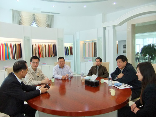 中國(guó)塑料加工工業(yè)協(xié)會(huì)曹儉理事長(zhǎng)、全國(guó)塑料制品標(biāo)準(zhǔn)化技術(shù)委員會(huì)陳家琪秘書長(zhǎng)到福建寶利特集團(tuán)調(diào)研