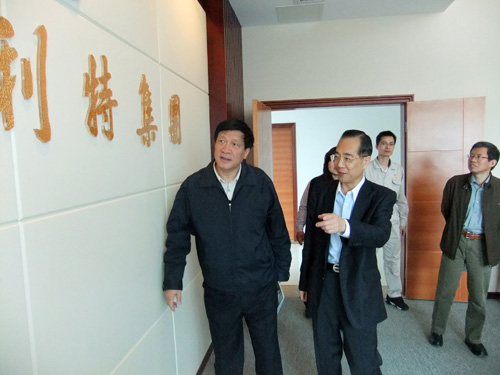 中國(guó)塑料加工工業(yè)協(xié)會(huì)曹儉理事長(zhǎng)、全國(guó)塑料制品標(biāo)準(zhǔn)化技術(shù)委員會(huì)陳家琪秘書長(zhǎng)到福建寶利特集團(tuán)調(diào)研研