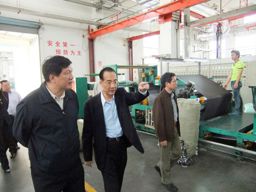中國(guó)塑料加工工業(yè)協(xié)會(huì)曹儉理事長(zhǎng)、全國(guó)塑料制品標(biāo)準(zhǔn)化技術(shù)委員會(huì)陳家琪秘書長(zhǎng)到福建寶利特集團(tuán)調(diào)研研